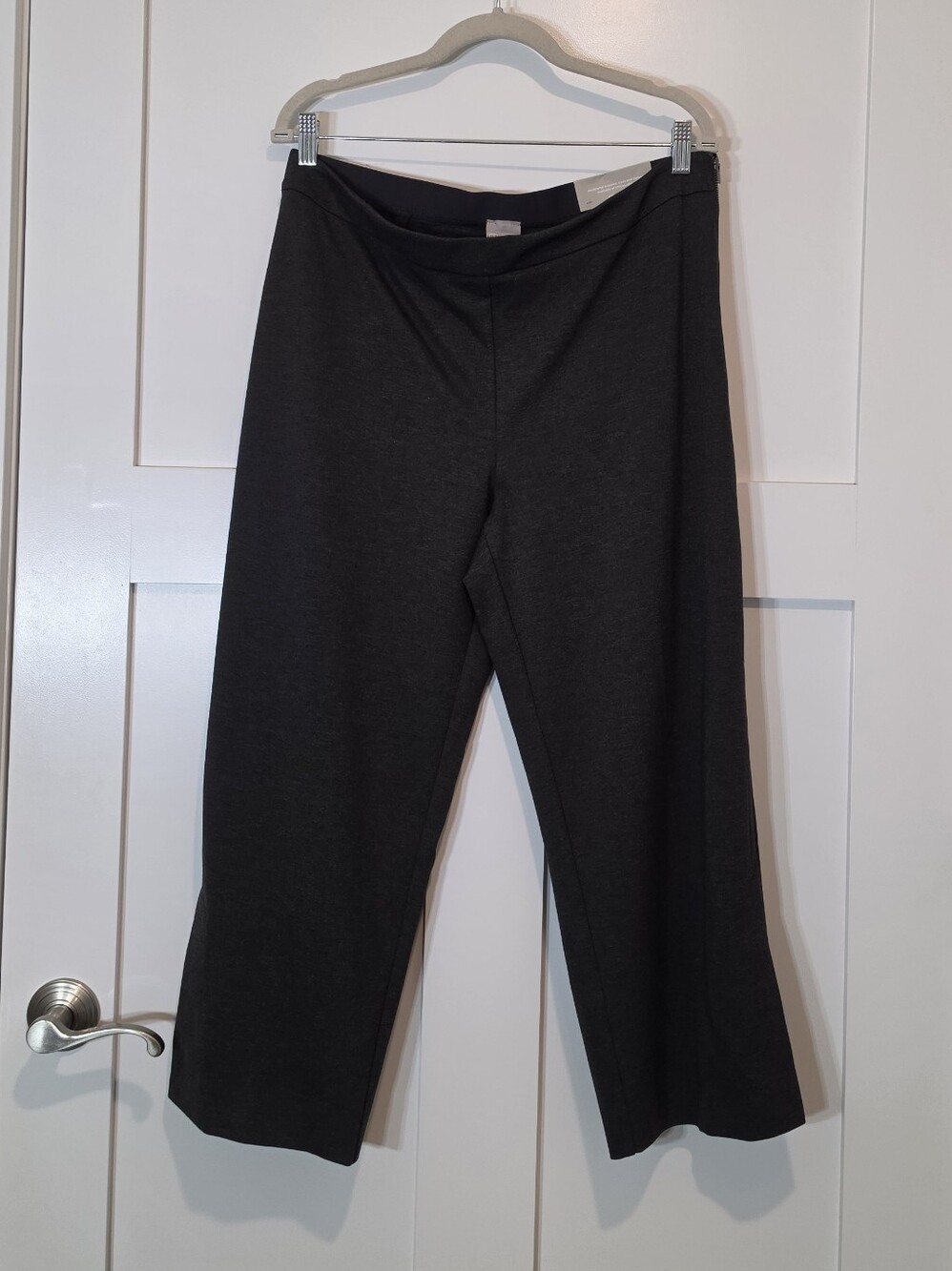 Chico's Straight Leg Cropped Pants    Stretch Side Zip Grey Size Large/12